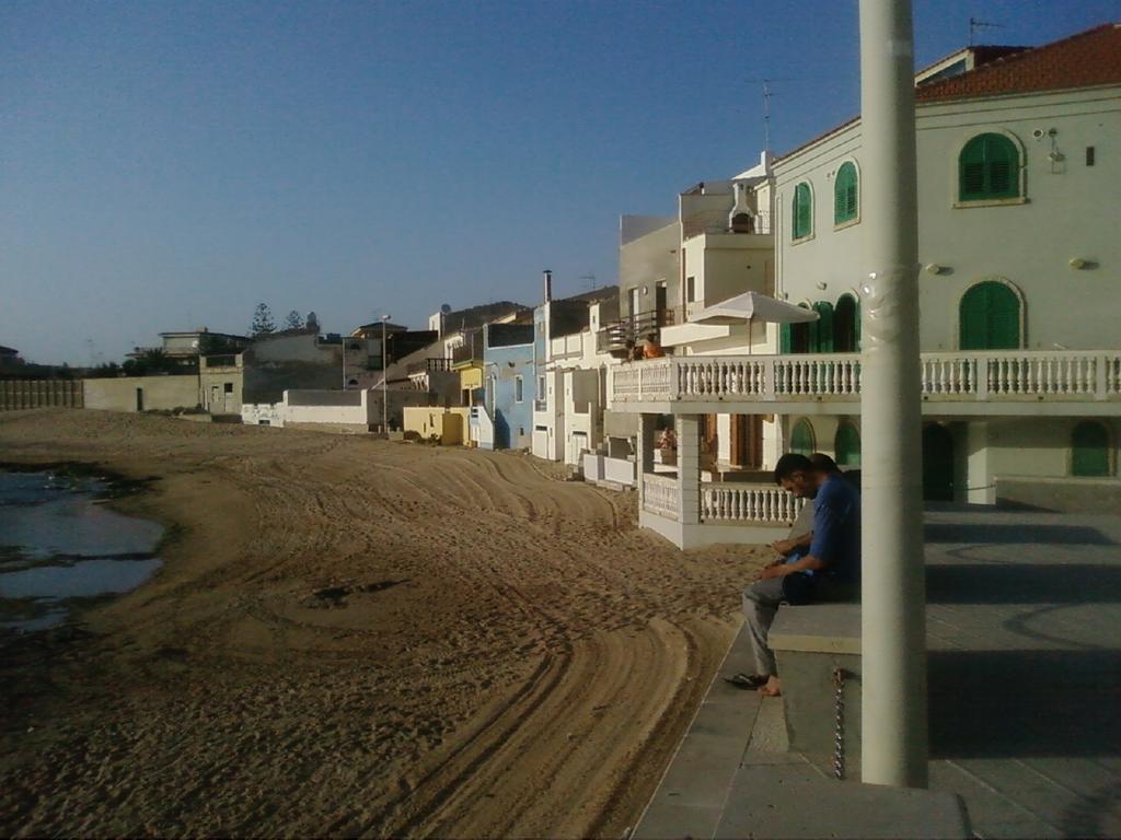 Вілла Marinella Di Montalbano Пунта-Секка Екстер'єр фото